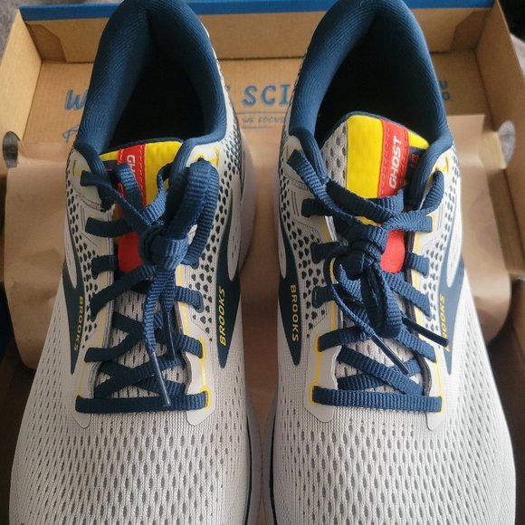 brooks ghost running warehouse